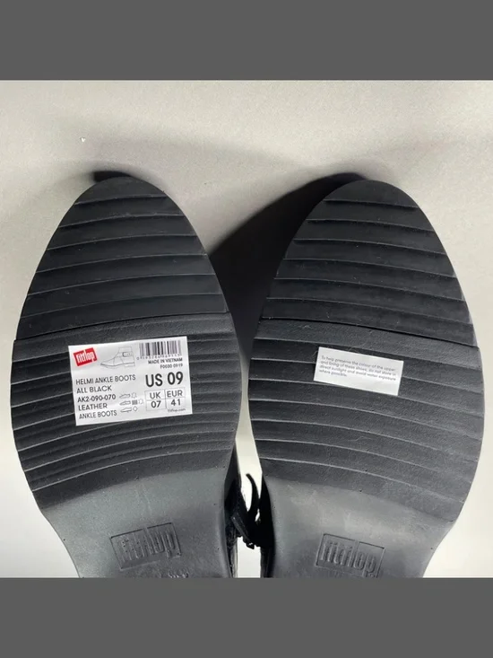 NEW Fit Flop Shoes Womens 9 black leather helmi ankle boots alligator goth moto - Picture 7 of 12